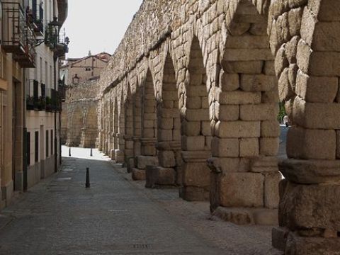 Arcos ojivales reconstruidos