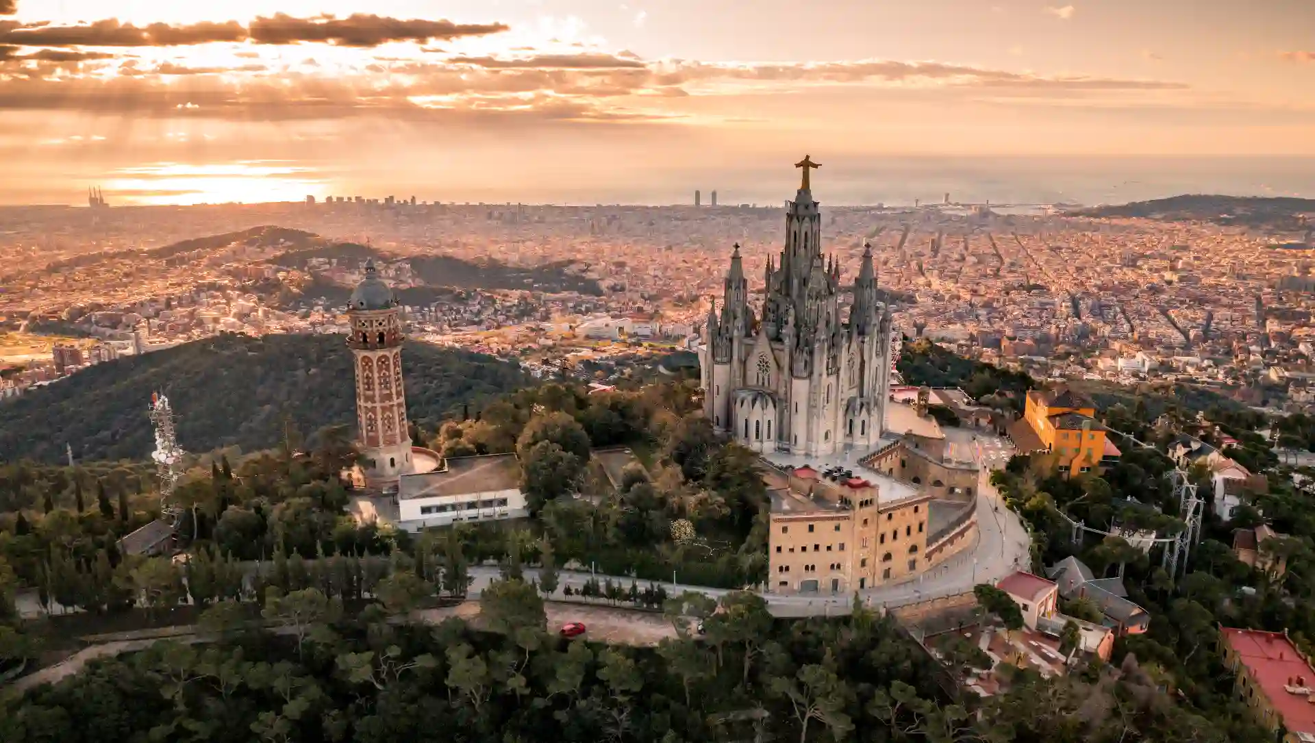 Vista al atardecer del Tibidabo