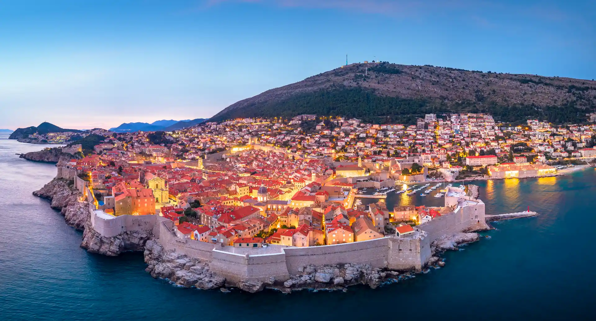 Dubrovnik iluminada