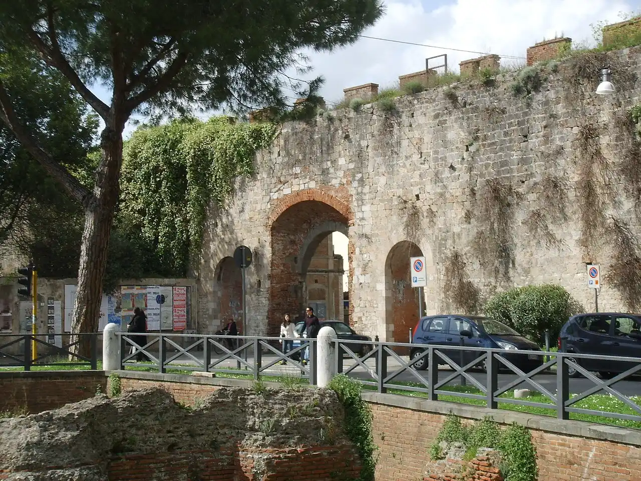 Puerta a Lucca