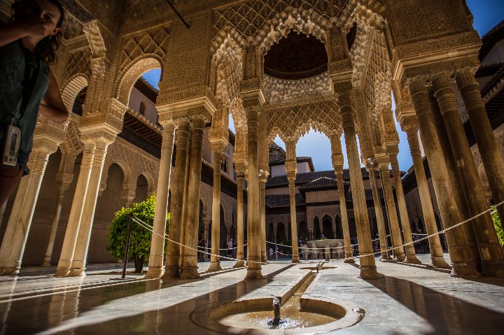 Patio de los Leones